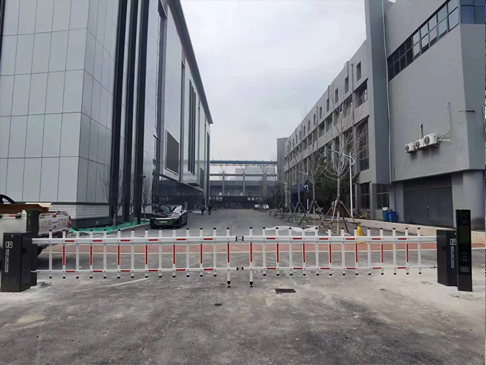 小区车牌识别道闸安装